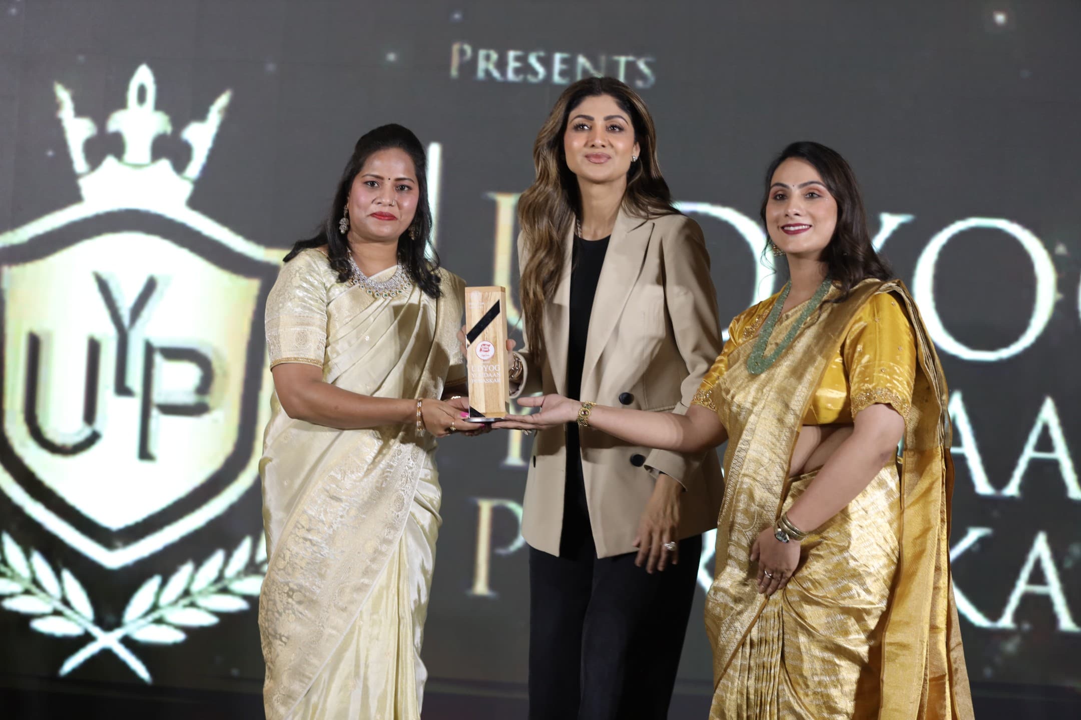 Udyog Yogdan Puraskar award presentation photo 2